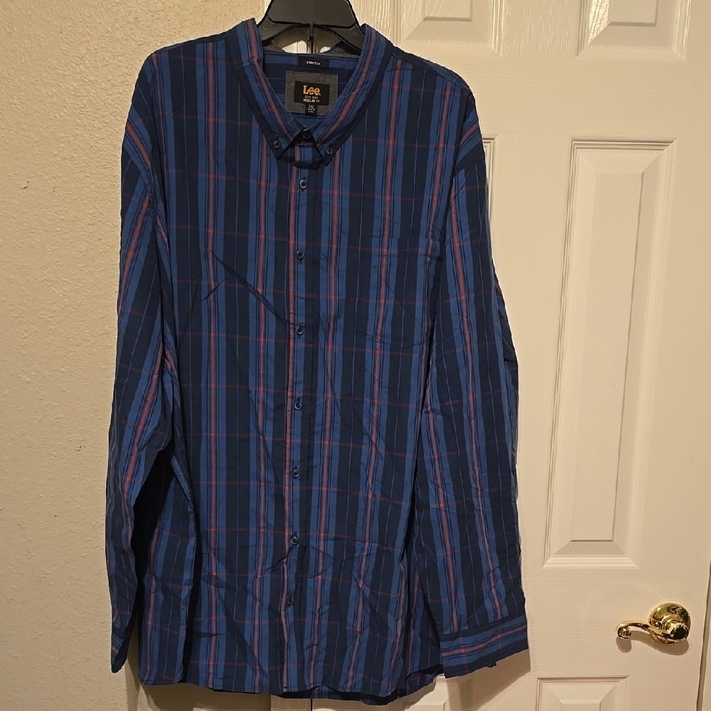 NWT Lee Blue Plaid Button-Up Shirt Multi Sizes Available